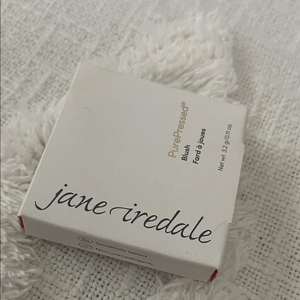 Jane Iredale blush in SUNSET